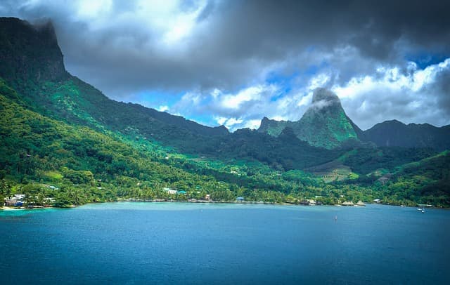 フランス領ポリネシアソシエテ諸島のモーレア島